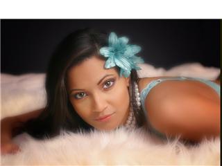 Female model photo shoot of Jasmine Pascale