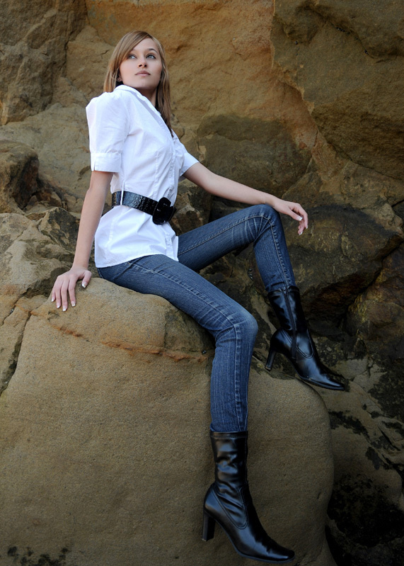 Female model photo shoot of Miss Arielles Secret