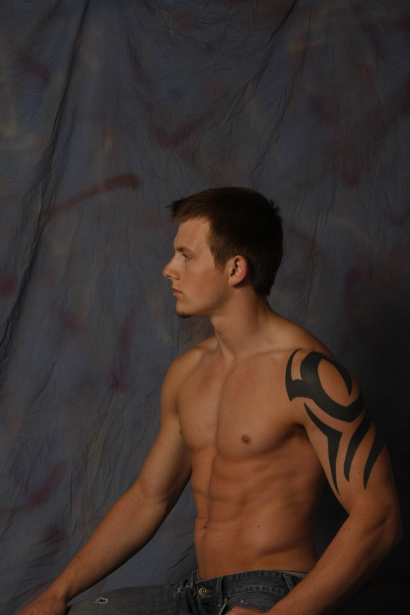 Male model photo shoot of Cingen