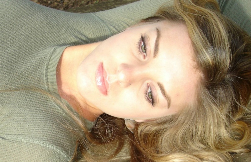Female model photo shoot of Rachel Stanley
