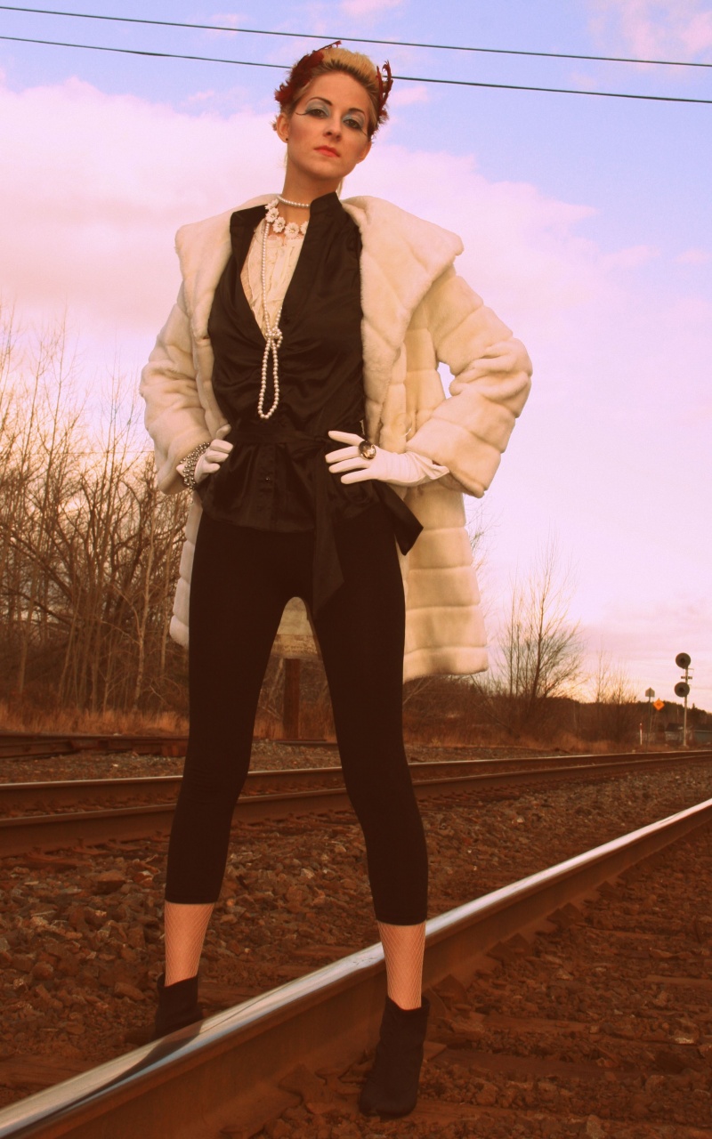 Female model photo shoot of Lindsy Del by EBrisson Photography