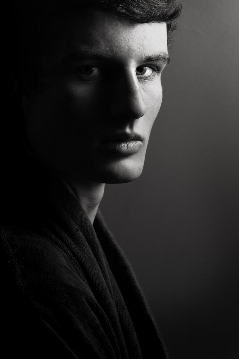 Male model photo shoot of Rob Winterbourne