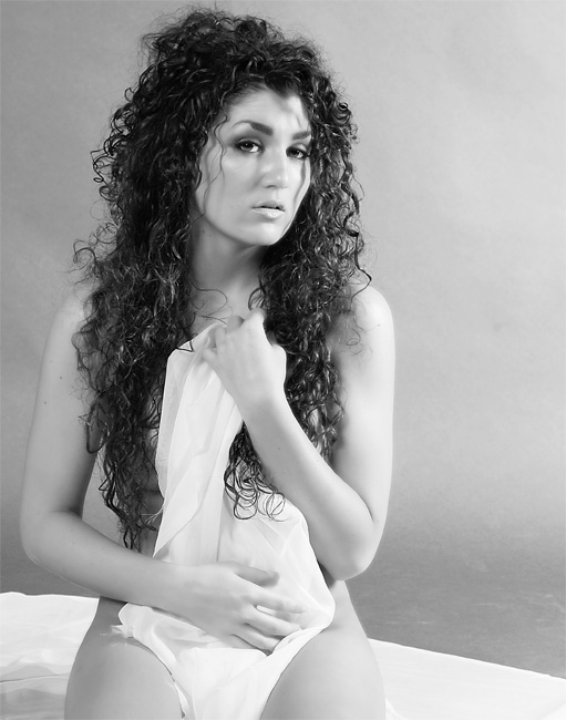 Female model photo shoot of Marianna Raqual 