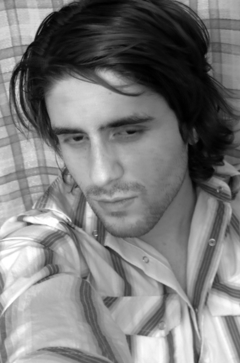 Male model photo shoot of Hector Omar Roman