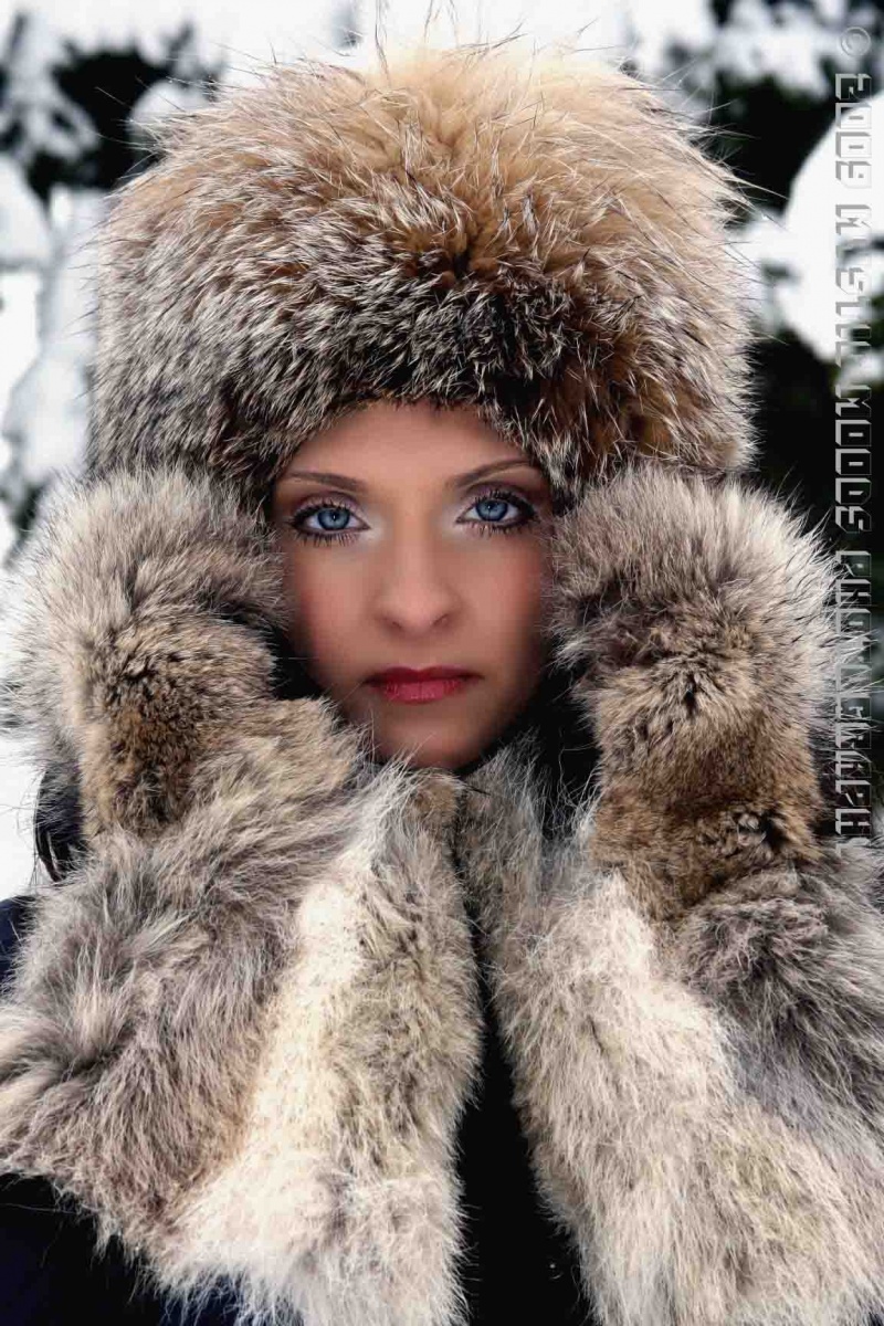 Female model photo shoot of Marcie G by Mystic Moods Photograph, makeup by Glamoureyes by Kristen