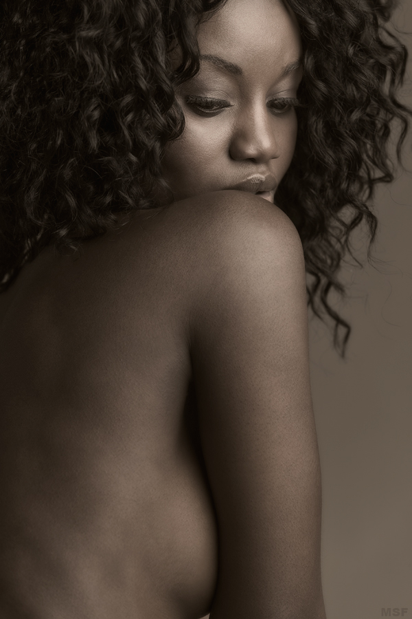 Female model photo shoot of Isha Isatu by MSF-ART in Hamburg