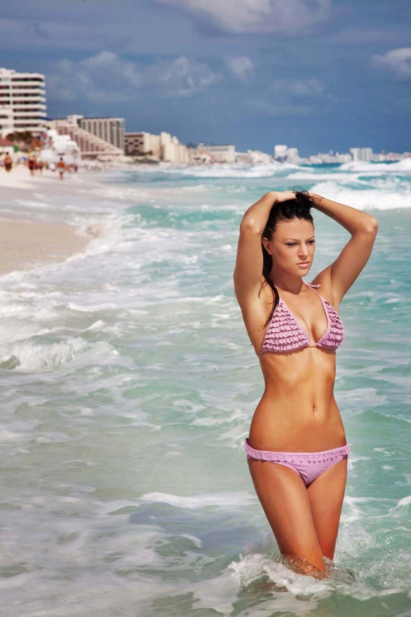 Female model photo shoot of Amandajp by Marianna Marisova in Cancun, Mexico