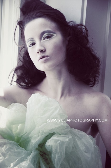 Female model photo shoot of Jeannie Kitt