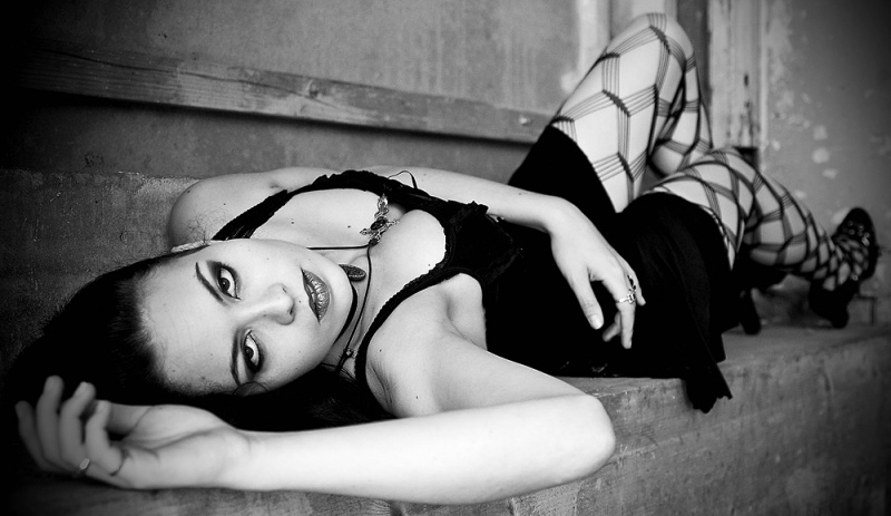Female model photo shoot of RoseBlack