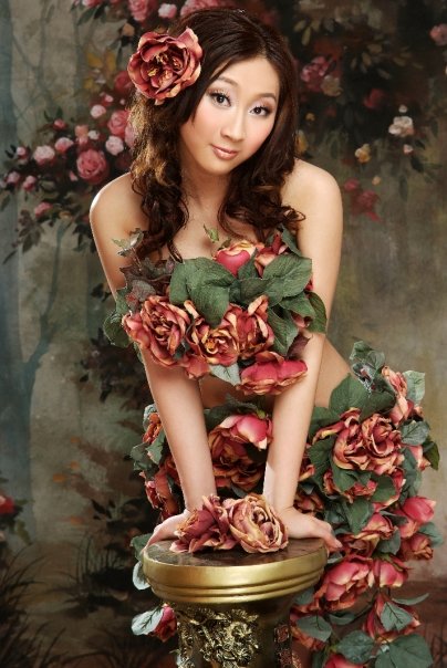 Female model photo shoot of Lili Xu