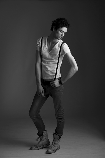 Male model photo shoot of Scott Leslie