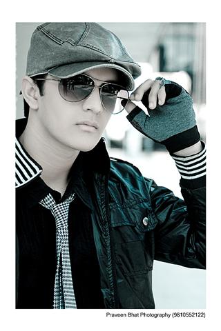Male model photo shoot of Varun Sharma in India
