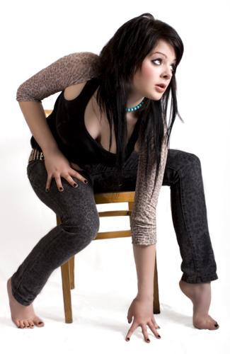 Female model photo shoot of Amie-rose