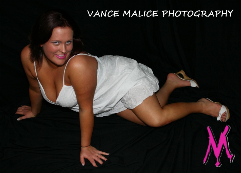 Female model photo shoot of Valerie0328