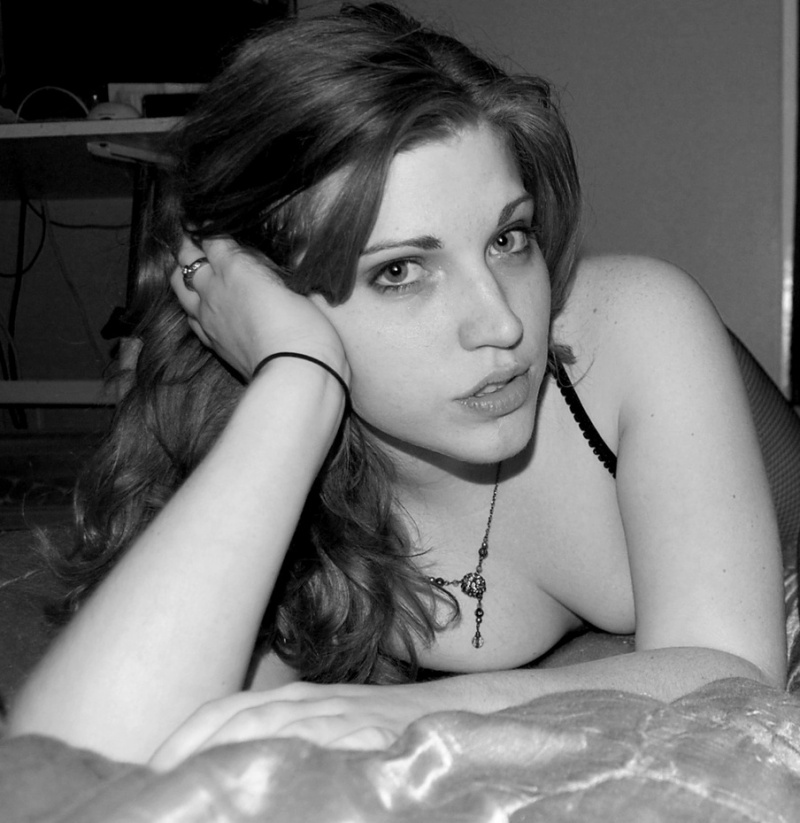 Female model photo shoot of Kerri Lee in Bedroom