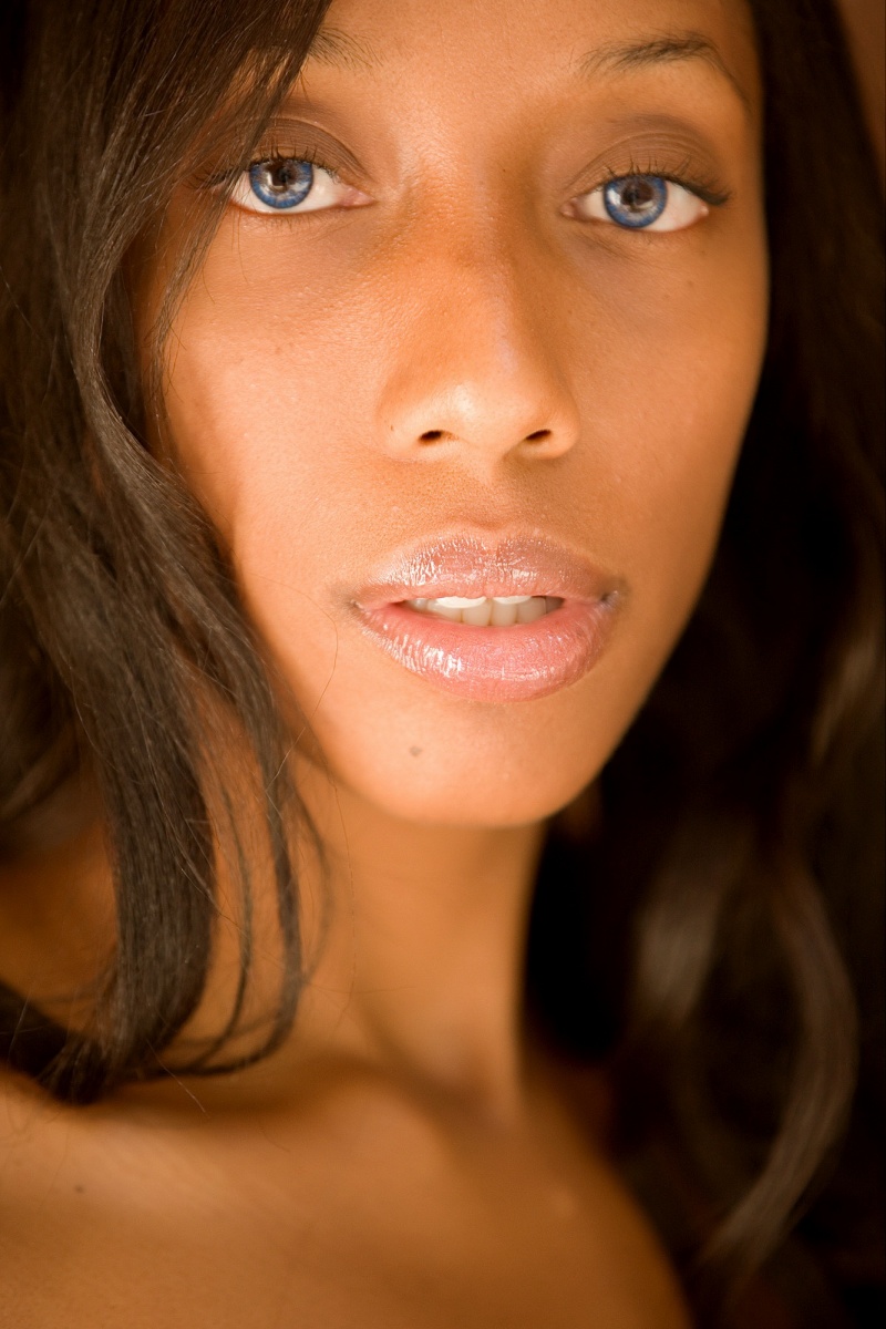 Female model photo shoot of Carmen-007