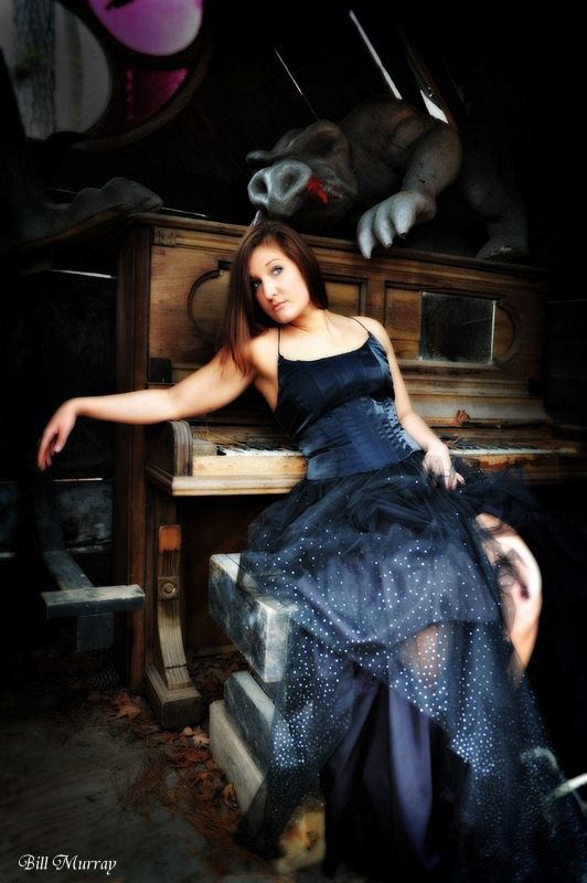 Female model photo shoot of Lizzie Bryce in hunt club farm