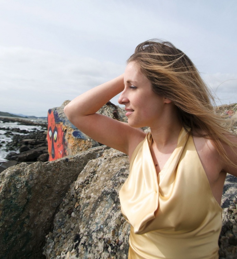 Female model photo shoot of Tracie Neal in Albany Beach California