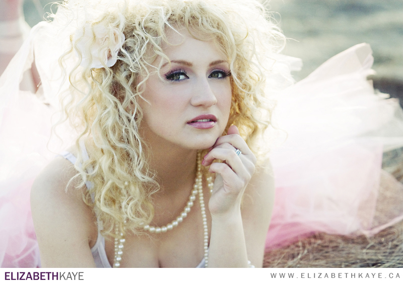 Female model photo shoot of Elizabeth Kaye