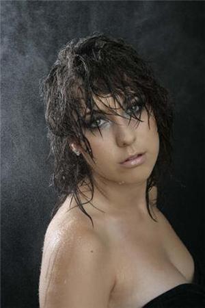 Female model photo shoot of Rochelle Porter