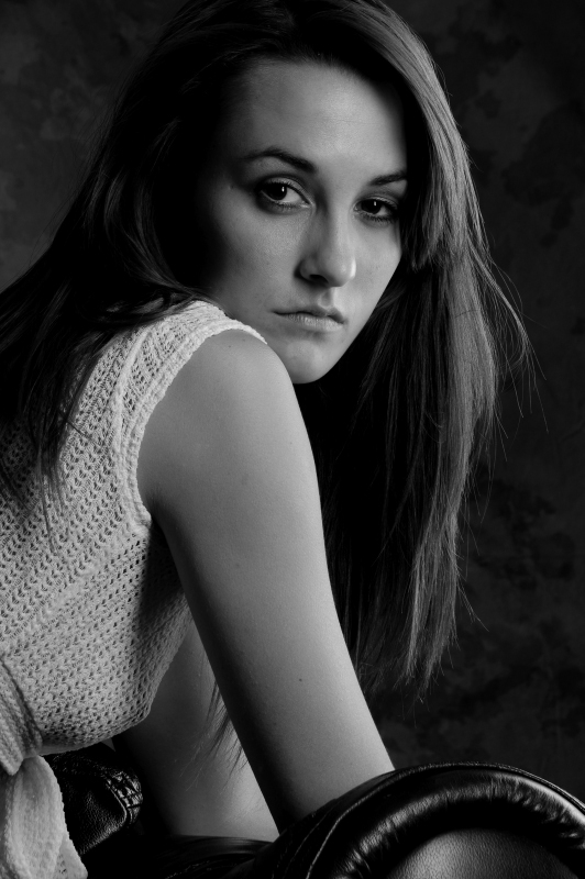 Female model photo shoot of Cassandra Herman