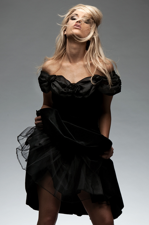 Female model photo shoot of Melanie Lynn Robson