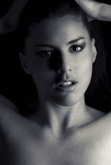 Female model photo shoot of Laura Frison