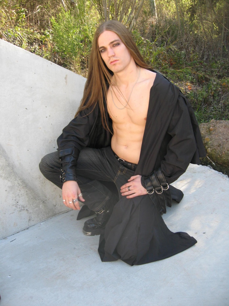 Male model photo shoot of Danny James 818