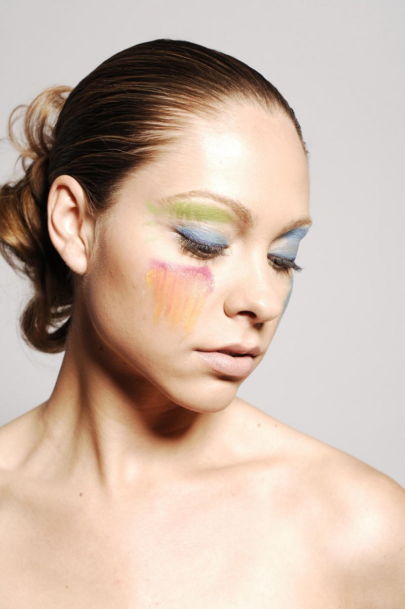 Female model photo shoot of makeupaddict77