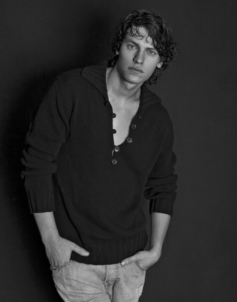 Male model photo shoot of Thomas Krzepina