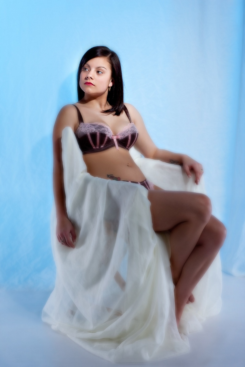 Female model photo shoot of  Miss Ceri-Sian