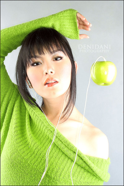 Female model photo shoot of attitan sidarta in studio @bandung