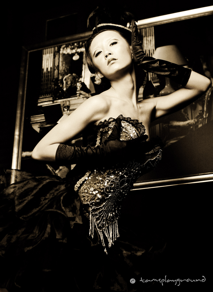 Female model photo shoot of Suzana Salleh in le noir