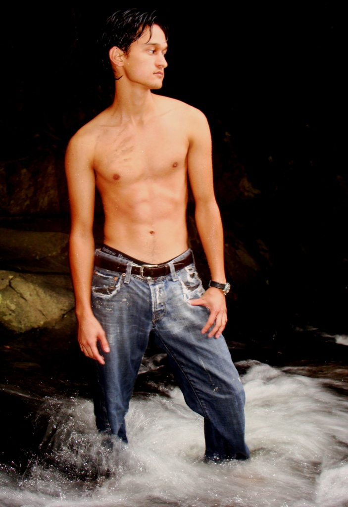 Male model photo shoot of Simon Trevorrow Photography in Gold Coast, Australian