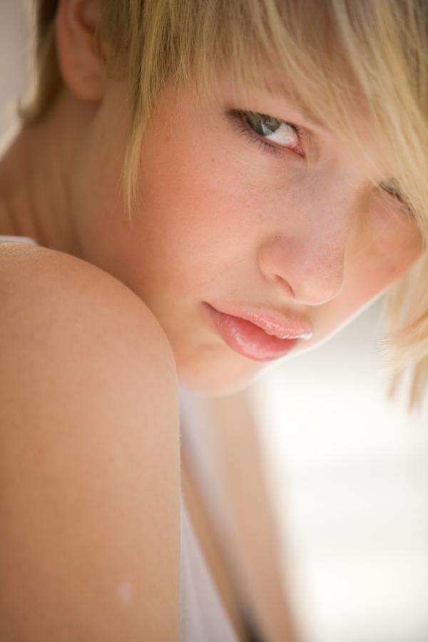 Female model photo shoot of Nadine Emmert