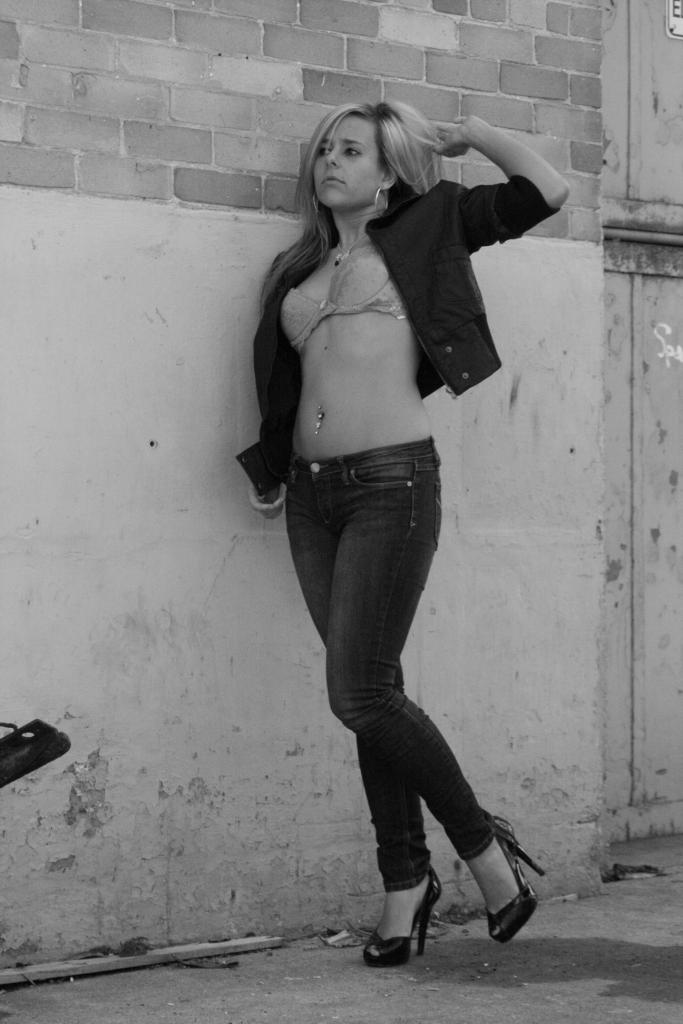Female model photo shoot of Bella Karisma