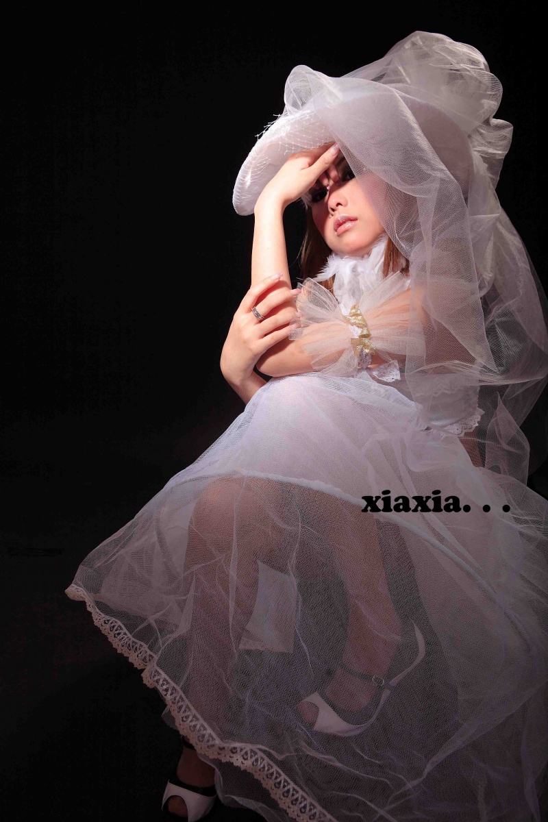 Female model photo shoot of xiaxia