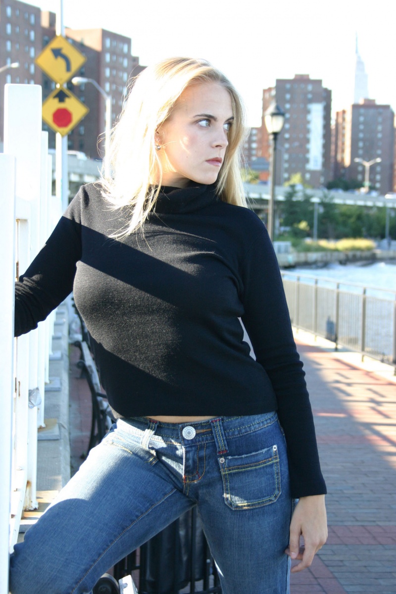 Female model photo shoot of Emily Brownell