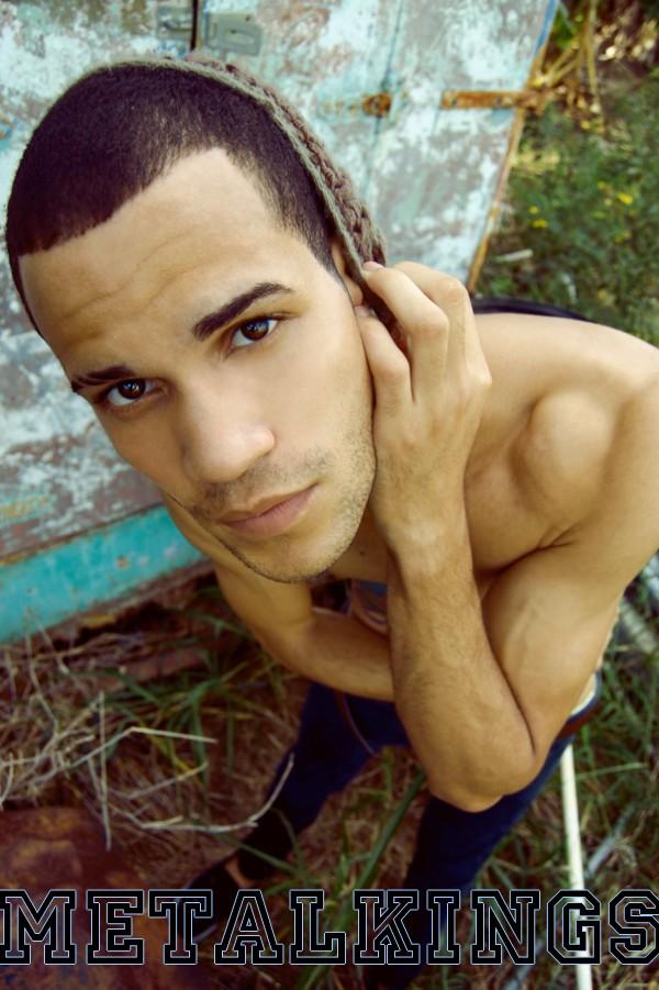 Male model photo shoot of Carlitos Contagious