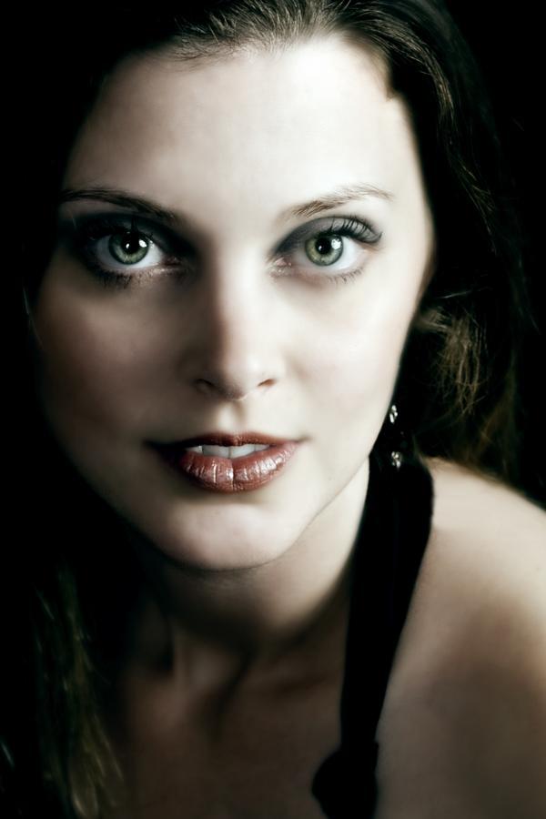 Female model photo shoot of Lauri Cottrell