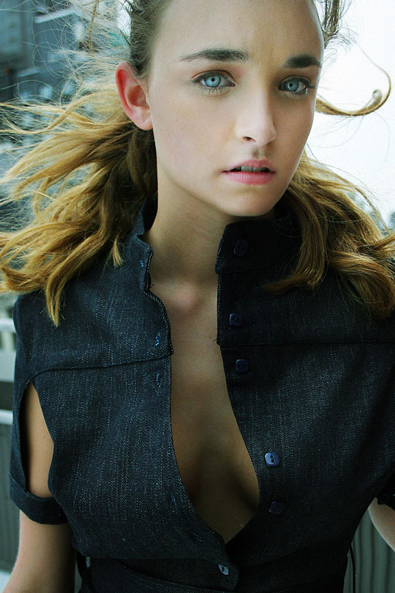 Female model photo shoot of Alex McNeil