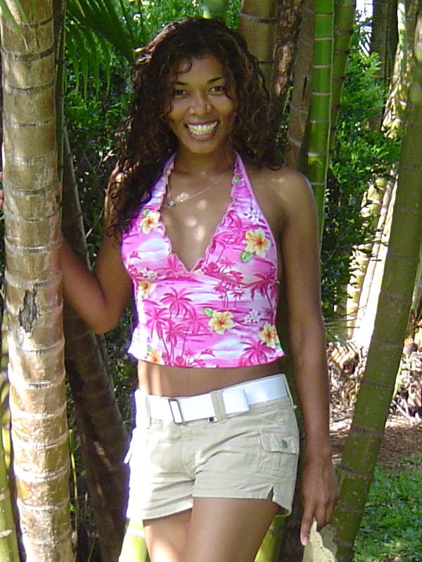 Female model photo shoot of 2xotick in Maui