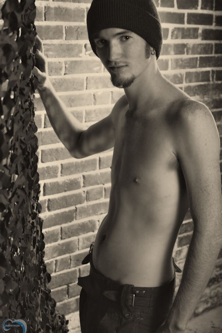 Male model photo shoot of Darrell Usry