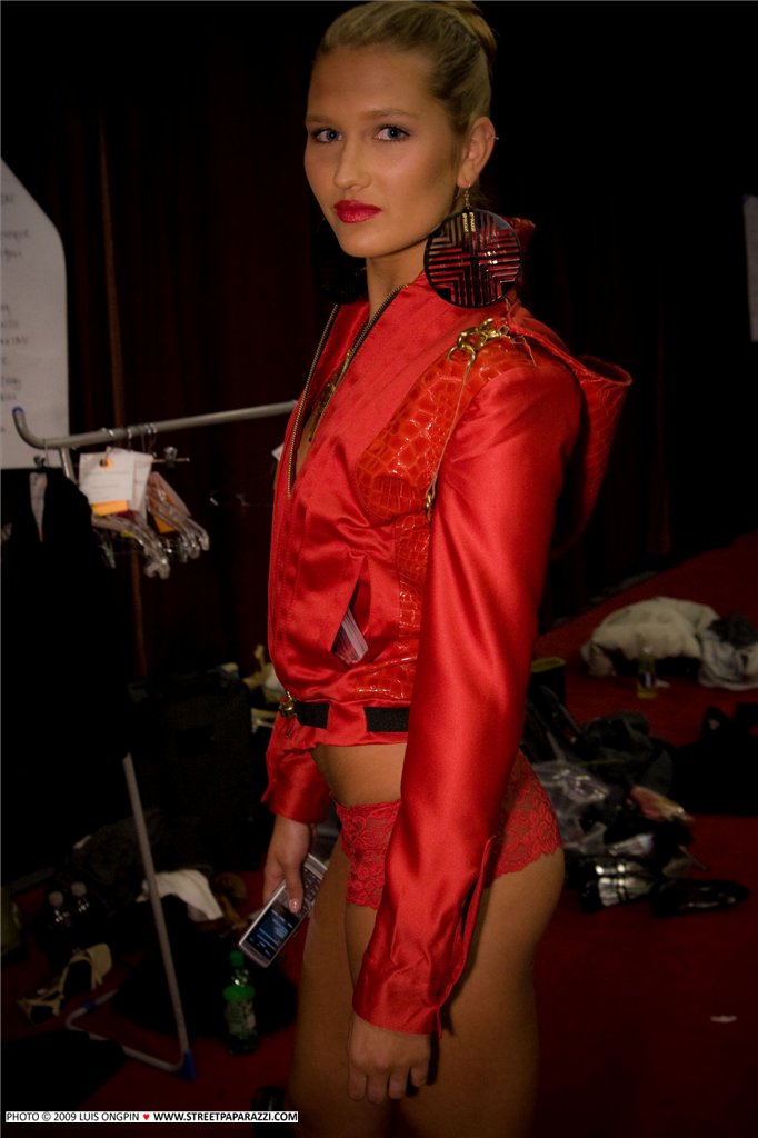 Female model photo shoot of tressaaa in Seattle Fashion Week