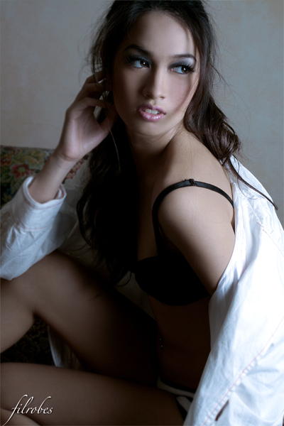 Female model photo shoot of Jamie Diago