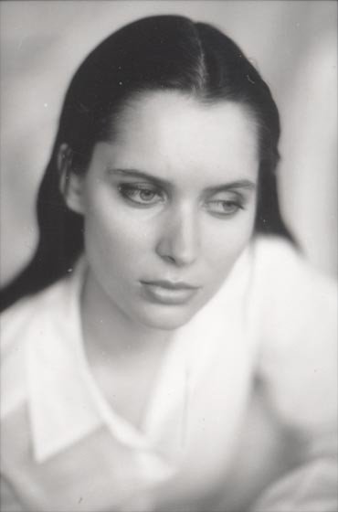 Female model photo shoot of Pattijean
