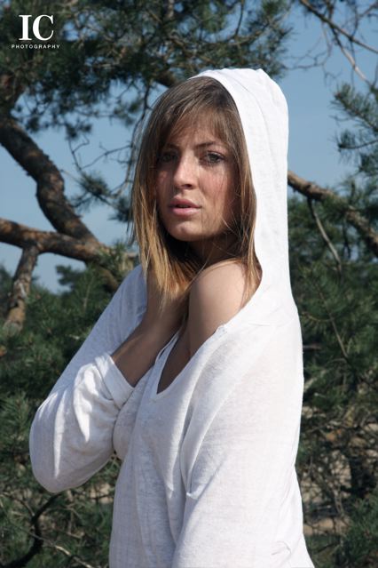Female model photo shoot of Romy Engels in Posbank