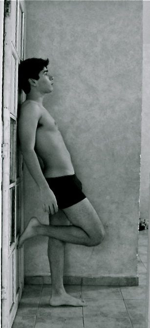 Male model photo shoot of Israel Rubio
