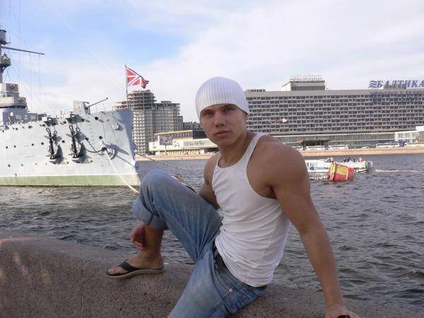 Male model photo shoot of Dimalove