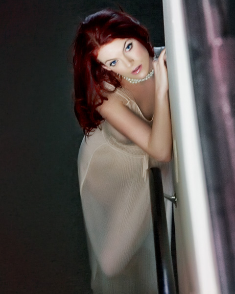 Female model photo shoot of CrimsonCurls